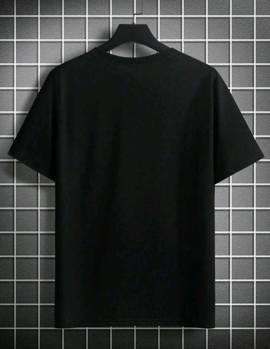 Camiseta casual de manga corta para hombres con impresión de eslogan y cuello redondo.