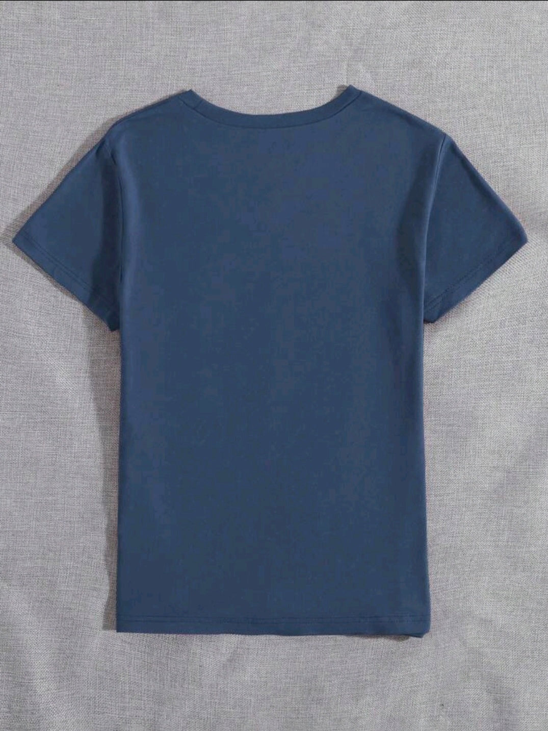 Camiseta de manga corta casual de cuello redondo para mujer con estampado gráfico de letras.