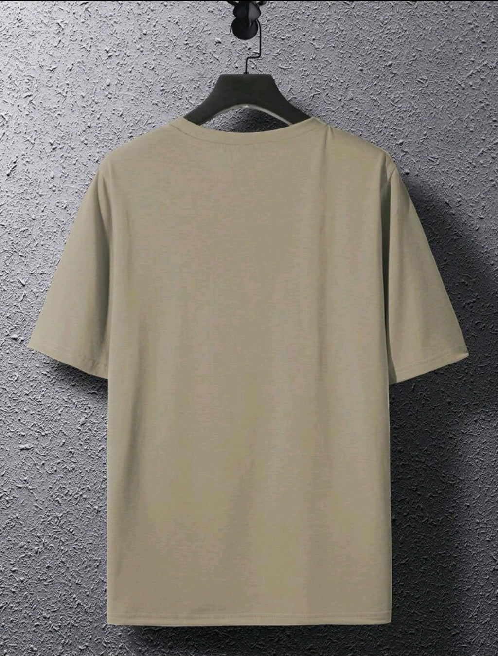Camiseta casual de manga corta para hombres con impresión de eslogan y cuello redondo.