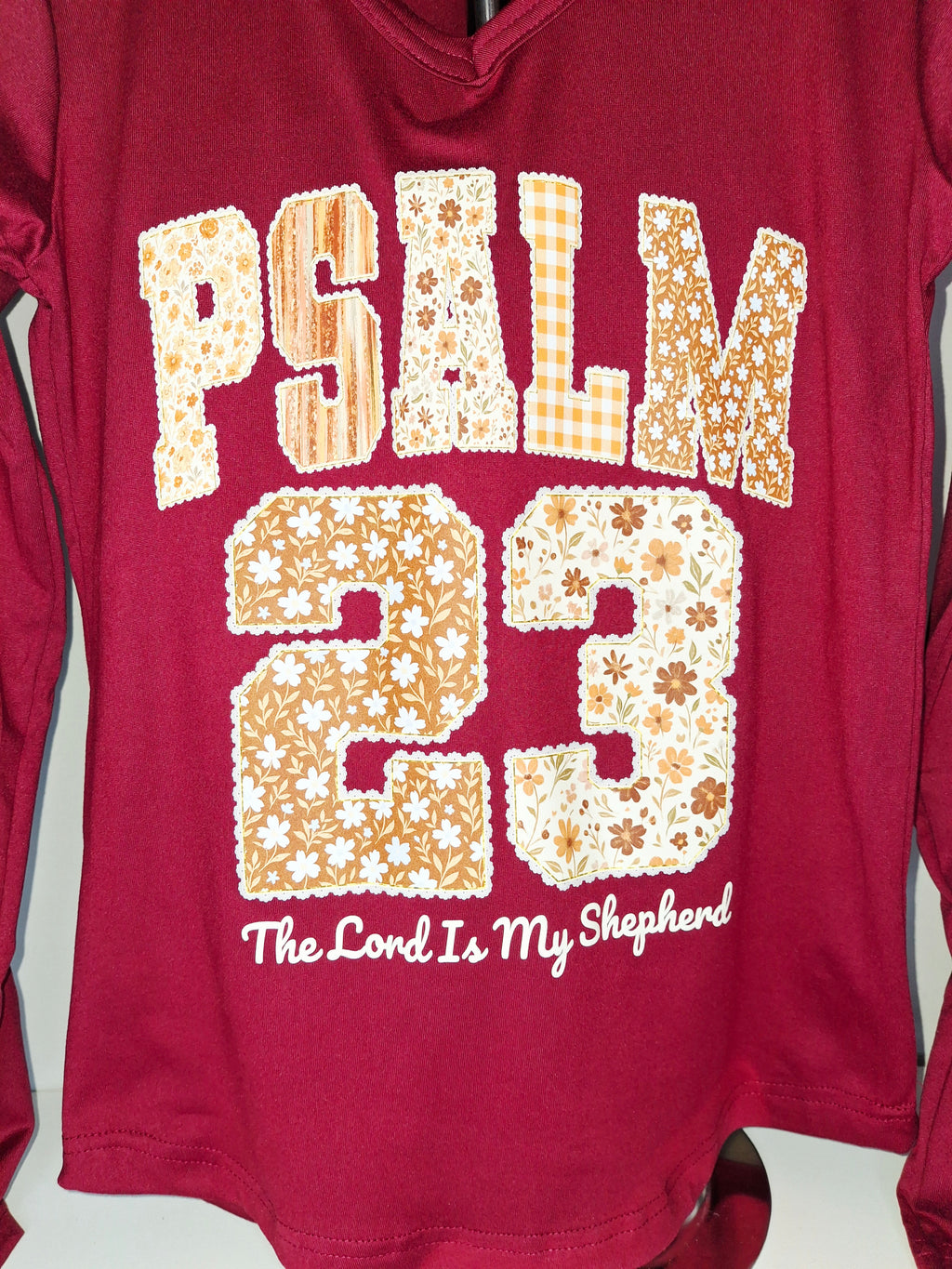 Long-sleeve shirt printed with Psalm 23