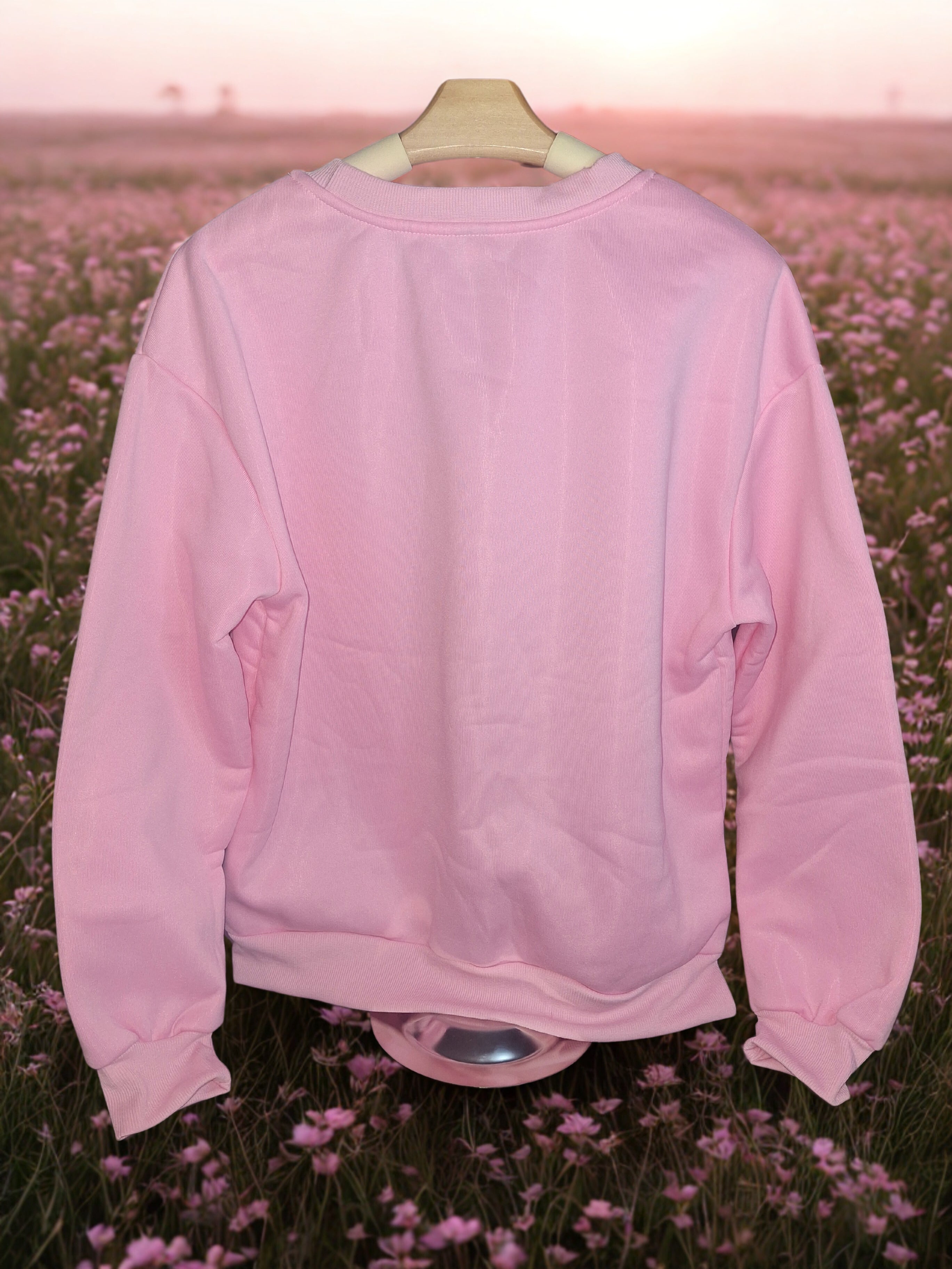 Sudadera holgada con capucha de forro polar grueso y cuello redondo para mujer, con estampado de lacito, floral menudo y la frase "Dios es bueno" más lacito para el cabello.